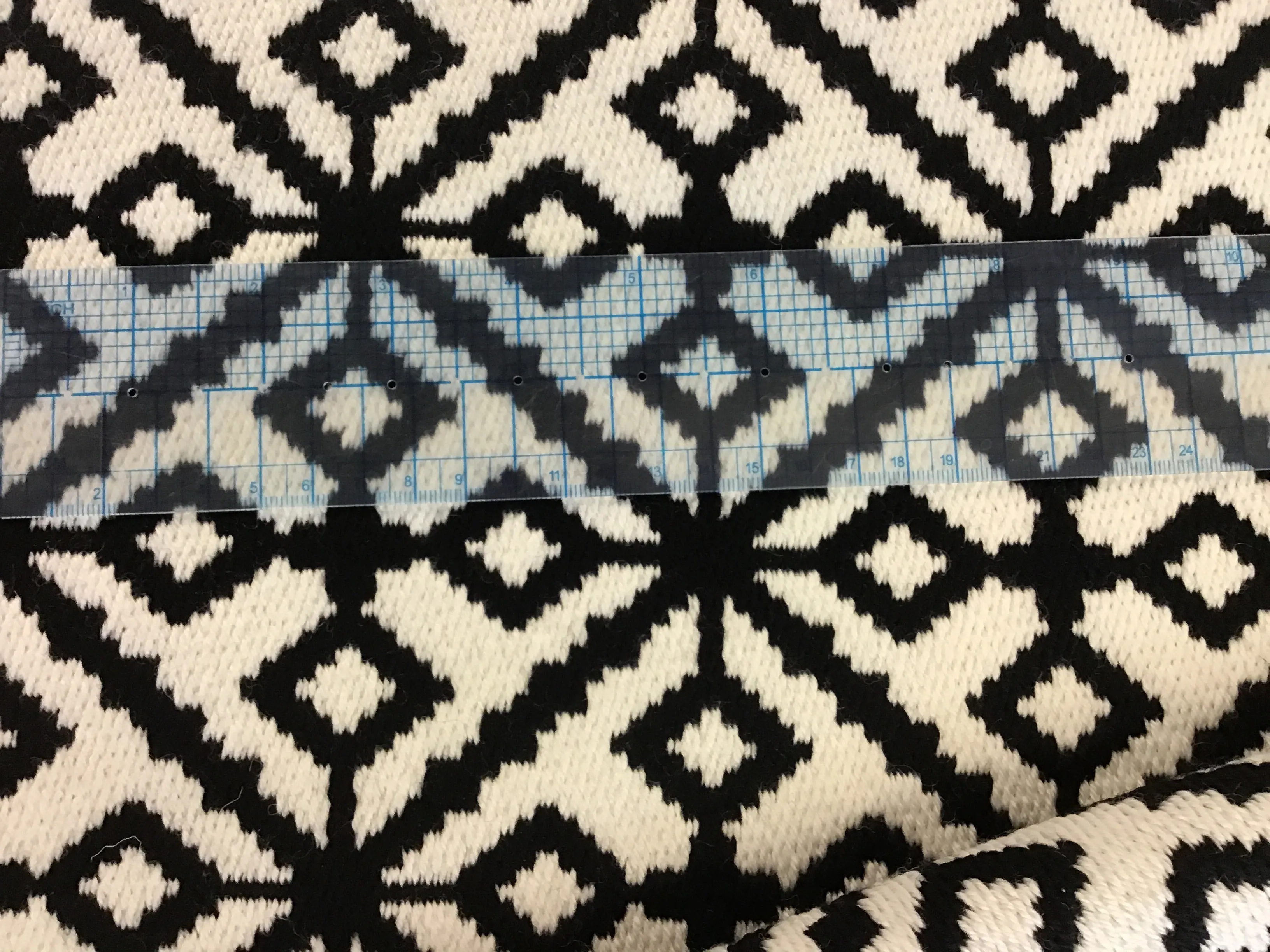 Black & White Diamond Wool Blend