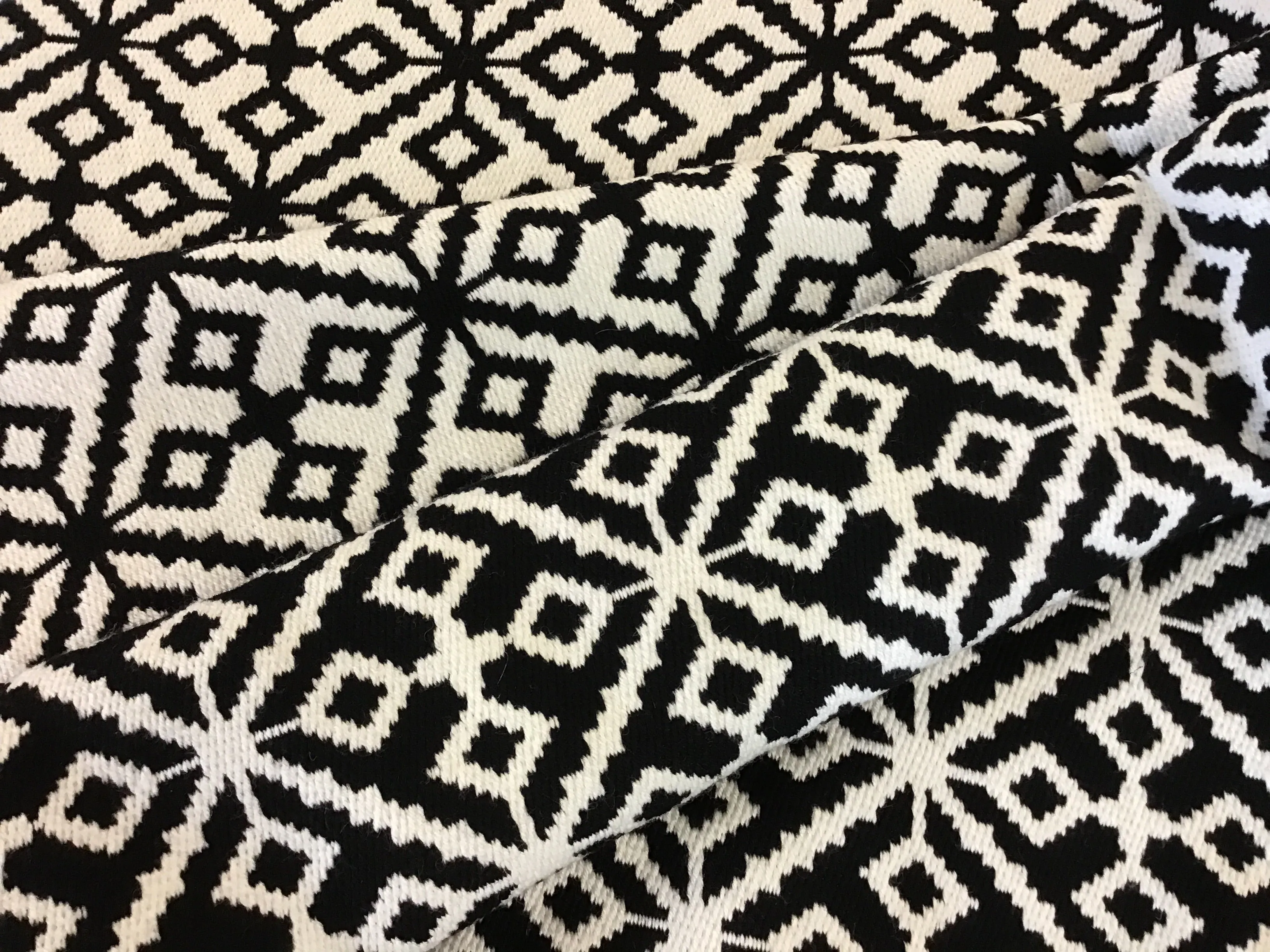 Black & White Diamond Wool Blend