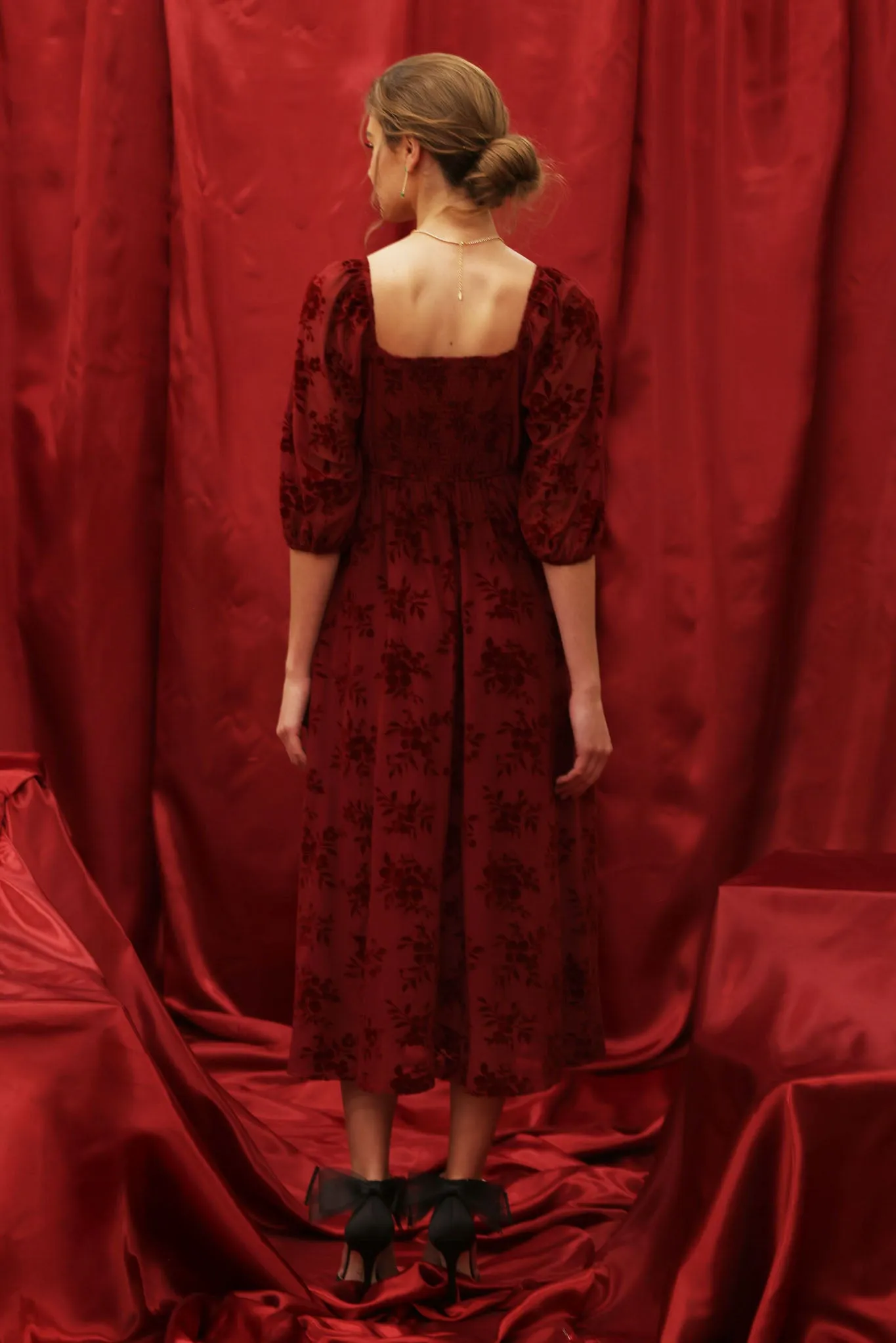 FLORAL VELVET LONG SLEEVE TWIST FRONT MIDI DRESS