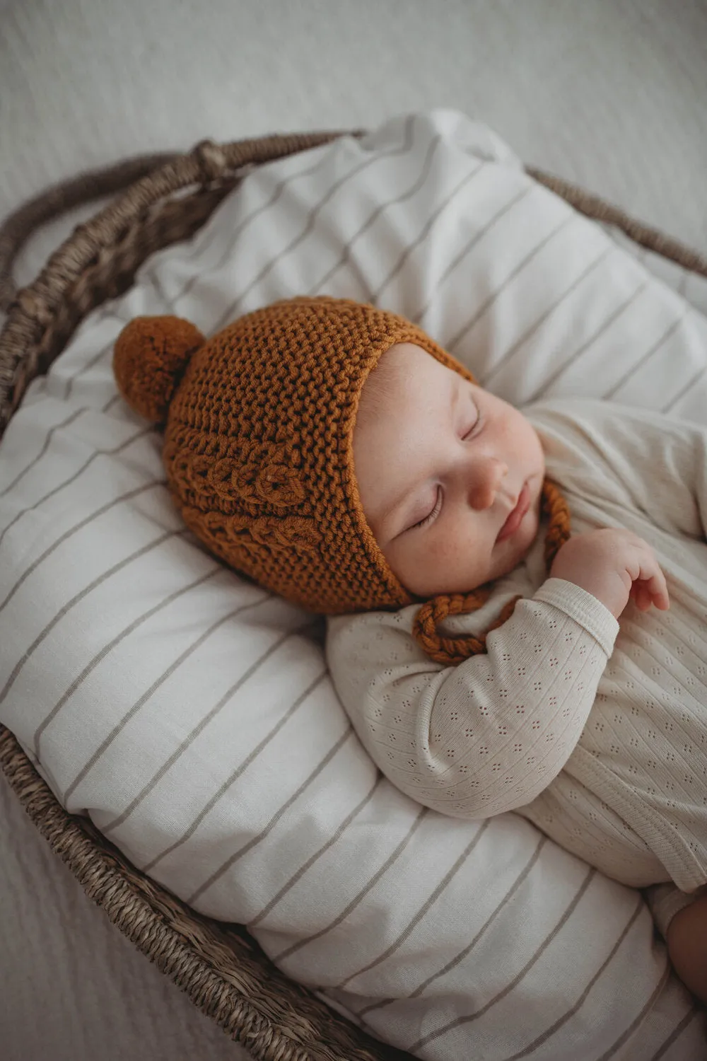 Merino Wool Baby Bonnet & Booties Set - Bronze