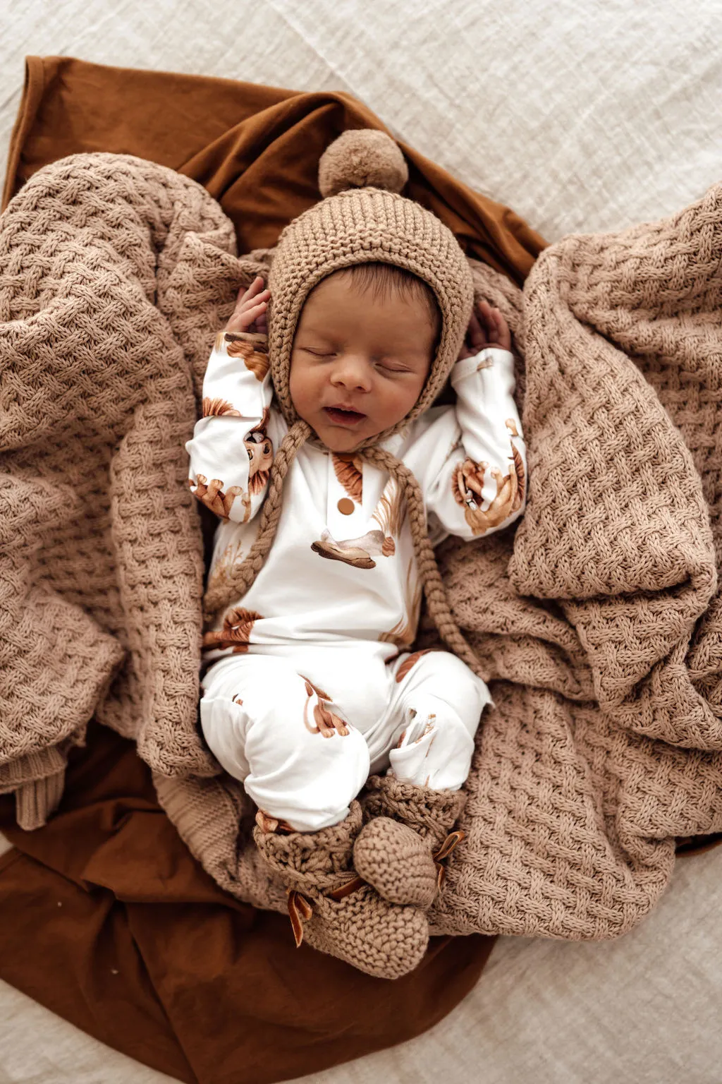Merino Wool Baby Bonnet & Booties Set - Fawn