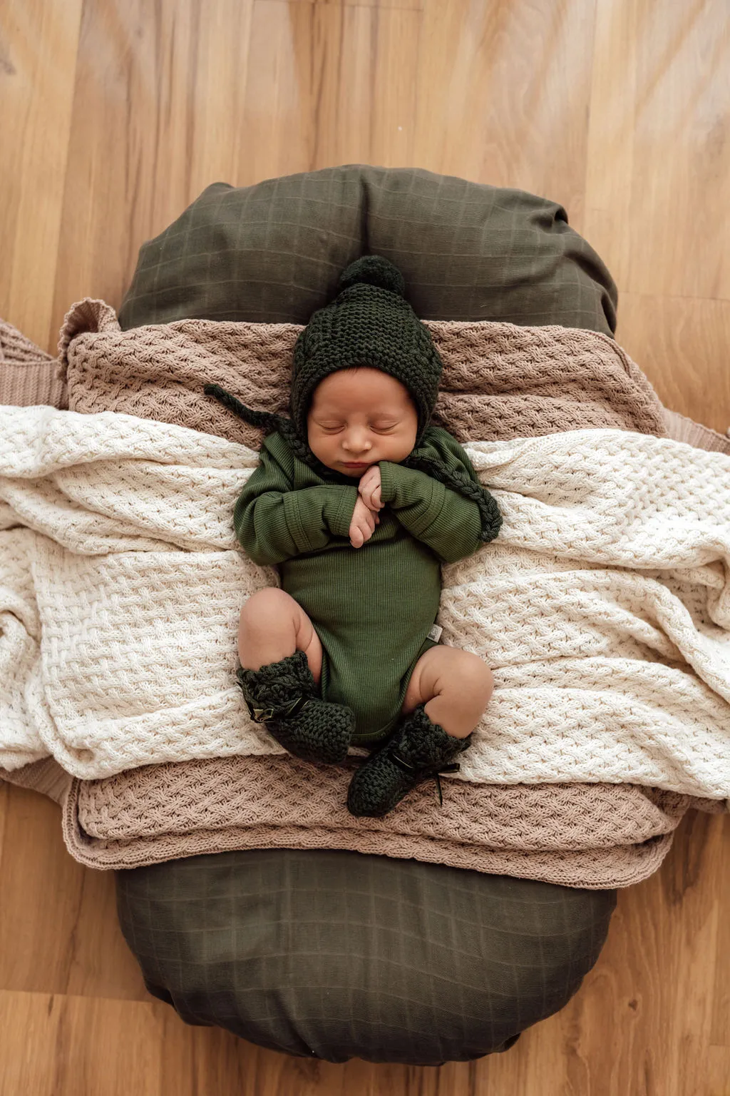 Merino Wool Baby Bonnet & Booties Set - Olive